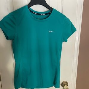 NIKE shirtsleeve top!